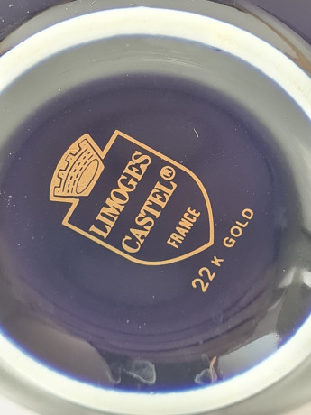 Ваза винтажная Limoges Castel France, черный фарфор с изображением влюбленной пары 22 K золото, 15 x 7,5 см, Франция, 1960-70гг.