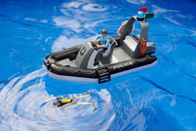 Bruder bworld Polizei Schlauchboot mit Licht und zwei Figuren Полицейская лодка bworld со светом и двумя фигурками
