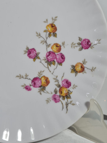 Тарелка винтажная Wundsiedel Bavaria с розочками, 2 шт., 19 см, Германия, 1970-80гг.