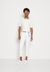 Tommy Hilfiger SLIM COLLAR ZIP Polo shirt ecru SLIM COLLAR ZIP Рубашка поло экрю