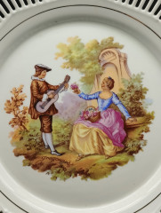 Тарелка винтажная Schwarzenhammer Bavaria &quot;Влюбленная пара&quot;, вырубной фарфор, 23.5 см, Германия, 1960-70гг.