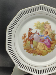 Тарелка винтажная Schwarzenhammer Bavaria &quot;Влюбленная пара&quot;, вырубной фарфор, 23.5 см, Германия, 1960-70гг.