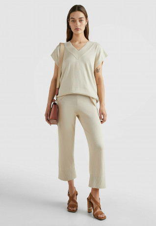 Tommy Hilfiger CROPPED STRAIGHT LEG Trousers light sandalwood УКОРОЧЕННЫЕ ПРЯМЫЕ БРЮКИ Брюки светлое сандаловое дерево