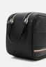 Tommy Hilfiger CENTRAL WASHBAG UNISEX Wash bag black UNISEX CENTRAL WASHBAG Мешок для стирки черный