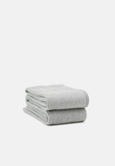 Tommy Hilfiger ESSENTIAL FLAG SCARF Scarf light grey heather ШАРФ ESSENTIAL FLAG Шарф светло-серый вереск