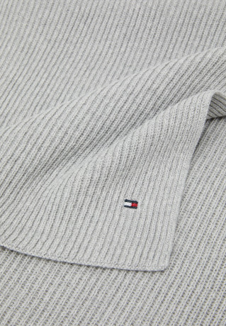 Tommy Hilfiger ESSENTIAL FLAG SCARF Scarf light grey heather ШАРФ ESSENTIAL FLAG Шарф светло-серый вереск