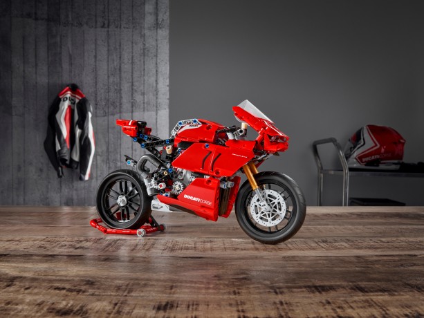 Lego Ducati Panigale V4 R Дукати Панигале V4 R