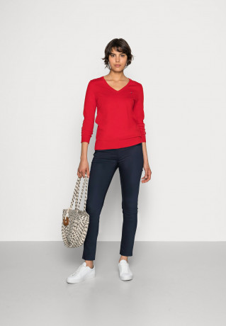 Tommy Hilfiger HERITAGE V NECK Jumper apple red HERITAGE V-NECK Джемперы яблоко красное