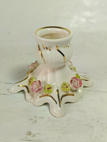 Подсвечники винтажные Fena Porzellan на 1 свечу с объемным декором в виде роз, фарфор, 2 шт., 6 см, Германия, 1960-70гг.