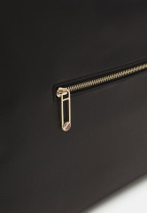 Tommy Hilfiger CASUAL HOBO Handbag black CASUAL HOBO сумочка черный