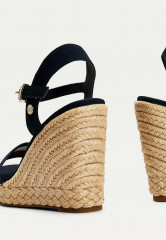 Tommy Hilfiger SHIMMERY RIBBON Espadrilles desert sky БЛЕСТЯЩАЯ ЛЕНТА Эспадрильи небо пустыни