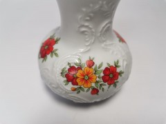 Royal Porzellan Bavaria KPM Germany Handarbeit,  Королевский фарфор Бавария КПМ Фарфоровая вазочка с цветами на рельефном фоне 12см, 1974г