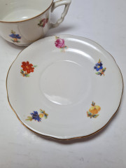 Bavaria Винтажная кофейная пара с позолоченным ободком и витиеватой ручкой &quot;Букеты цветов&quot;, Германия, 1960-70гг.