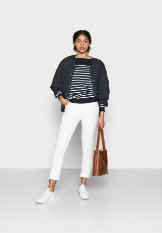 Tommy Hilfiger HERITAGE BOAT Jumper midnight/classic white HERITAGE BOAT прыгуны полночь/классический белый