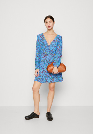 Tommy Hilfiger FLORAL SHORT DRESS Day dress coastal ditsy/hydrengea КОРОТКОЕ ПЛАТЬЕ С ЦВЕТОЧКАМИ Повседневное платье прибрежная диция/гортензия