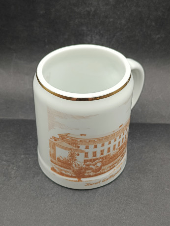 Кружка немецкая пивная винтажная Lilien Porzellan "Гальспах", фарфор, 0.45 л, 11.5 х 14 см, Австрия, 1970-80гг.
