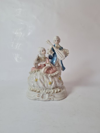 Barock Rokoko Porzellan Винтажная статуэтка в стиле рококо "Скрипач и девушка", 17см х 12см, Германия, 1950-60гг.