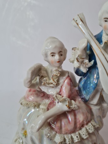 Barock Rokoko Porzellan Винтажная статуэтка в стиле рококо "Скрипач и девушка", 17см х 12см, Германия, 1950-60гг.