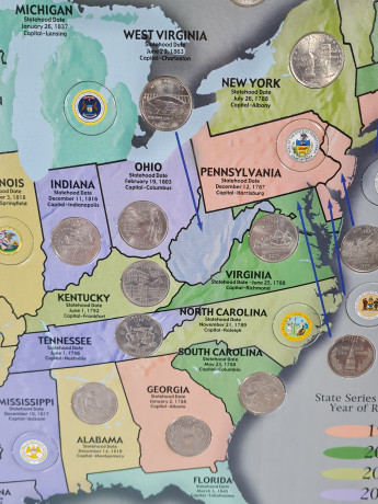 Альбом с монетами винтажный H.E. Harris &Co "25 центов Штаты Америки (1999-2008)" (State Series Quarters), 40 х 32.5 см, США, 2008.