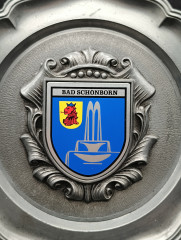 Тарелка декоративная винтажная &quot;Герб города Бад-Шёрнборн&quot; / Серия &quot;Геральдика&quot;, яркий декор, олово (95%), 22 см, Германия, 1970-80гг.