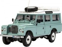 Revell Land Rover Series III LWB station wagon 1:24 Универсал Land Rover Series III LWB 1:24
