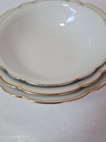 Набор глубоких тарелок винтаж Seltmann Weiden Bavaria, белый фарфор с позолоченным краем,  3 штуки х 23 x 7 см , 20,5 x 6,5 см, 19 x 5,5 см, Германия, 1960-70гг.