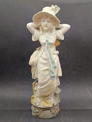 Статуэтка винтажная большая &quot;Вальяжная девушка в шляпе&quot;, фарфор, большая, 26 х 9 см, Германия, 1970-80гг.