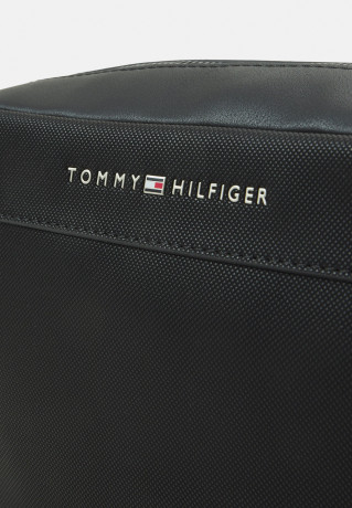 Tommy Hilfiger REPORTER UNISEX Across body bag black REPORTER UNISEX Сумка через плечо черный