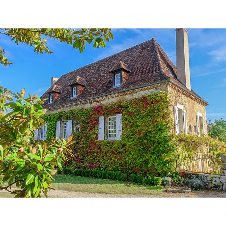 CALVENDO Puzzle CALVENDO Puzzle Ehemaliges Pfarrhaus in einem Dorf im schwarzen Perigord Пазл CALVENDO Puzzle Бывший дом священника в деревне Черный Перигор