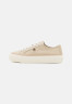 Tommy Hilfiger ESSENTIAL VULC Trainers light sandalwood ESSENTIAL VULC Кроссовки светлое сандаловое дерево