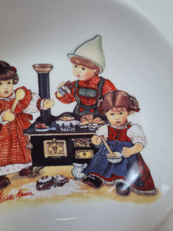 Reutter Винтажная тарелка с позолоченным ободком "Дети", 17,5см x 4,5см, Германия, 1960-70гг.