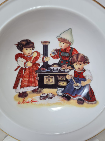 Reutter Винтажная тарелка с позолоченным ободком "Дети", 17,5см x 4,5см, Германия, 1960-70гг.