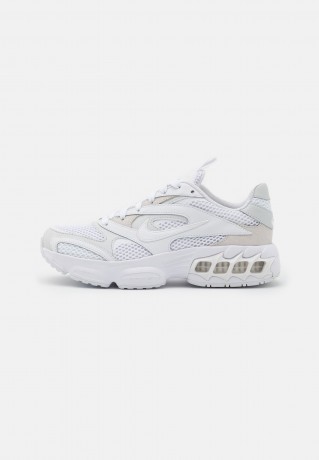 Nike Sportswear ZOOM AIR FIRE Sneaker low photon dust/white/summit white ZOOM AIR FIRE кроссовки женские низкие фотонная пыль/белый/вершинный белый