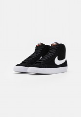 Nike Sportswear BLAZER MID #x27;77 UNISEX Sneaker high black/white/total orange BLAZER MID #x27;77 UNISEX — Высокие кроссовки женские черный/белый/полный оранжевый