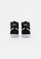 Nike Sportswear BLAZER MID #x27;77 UNISEX Sneaker high black/white/total orange BLAZER MID #x27;77 UNISEX — Высокие кроссовки женские черный/белый/полный оранжевый