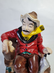 Статуэтка винтажная ARPC Romania &quot;Мужчина с кувшином и зонтиком на лавке&quot;, 13 x 10 x 20 см, Румыния, 1960-70гг.