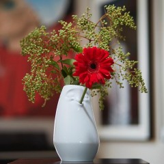 Fiftyeight Products TV Tassen Vase entspannt h: 23 cm Ваза-чашка для ТВ в расслабленном состоянии, высота: 23 см