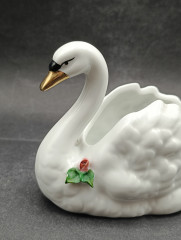 Статуэтка-ваза винтажная Dresden &quot;Лебедь&quot; среднего размера, фарфор, 14 х 10 см, Германия, 1960-70гг.