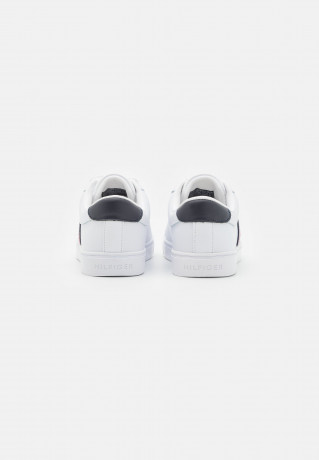 Tommy Hilfiger ESSENTIAL WEBBING CUPSOLE Trainers white ESSENTIAL WEBBING CUPSOLE — Кроссовки белый