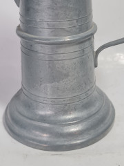 Набор винтажных кувшинов с крышкой в деревенском стиле, традиционное искусство, олово, литье, 2 шт., 17 см и 10 см, Германия, 1990-2000гг.