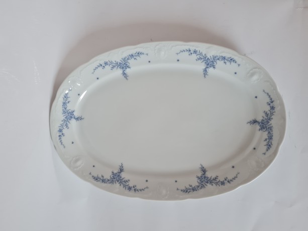 Mitterteich Bavaria Блюдо с фактурным краем и нежными голубыми цветами, 35,5x24x4, Германия, 1950-60гг.