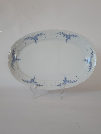 Mitterteich Bavaria Блюдо с фактурным краем и нежными голубыми цветами, 35,5x24x4, Германия, 1950-60гг.