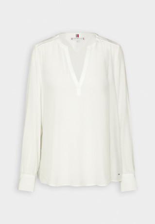 Tommy Hilfiger SOLID V NECK BLOUSE Blouse ecru БЛУЗКА С V-ОБРАЗНЫМ ВЫРЕЗОМ Блузка экрю