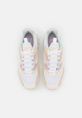 Nike Sportswear ZOOM AIR FIRE Sneaker low pearl white/white/pale ivory/iced lilac/barely green ZOOM AIR FIRE кроссовки женские низкие жемчужно-белый/белый/светлая слоновая кость/бледно-сиреневый/бледно-зеленый