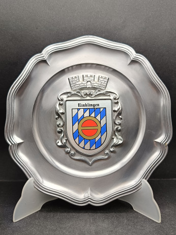 Тарелка декоративная винтажная "Герб Ринклинга" / Серия "Геральдика", яркий декор, олово (95%), 23 см, Германия, 1970-80гг.