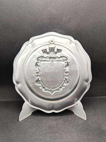 Тарелка декоративная винтажная "Герб Ринклинга" / Серия "Геральдика", яркий декор, олово (95%), 23 см, Германия, 1970-80гг.