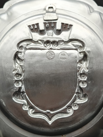 Тарелка декоративная винтажная "Герб Ринклинга" / Серия "Геральдика", яркий декор, олово (95%), 23 см, Германия, 1970-80гг.