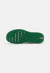 Nike Sportswear W WAFFLE ONE ESS Sneaker low summit white/honeydew/moon fossil/gorge green/light silver/light orewood brown W WAFFLE ONE ESS кроссовки женские низкие вершина белый/медвяная роса/лунная ископаемая/зеленое ущелье/светло-серебристый/светло-ко