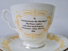Чайная пара винтажная Colclough Bone / England, костяной фарфор, изображение фото со свадьбы Принца Эндрю и Сары Фергюсон, Англия, 1986г.