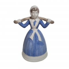 Статуэтка винтажная Lladro &quot;Женщина с коромыслом&quot;, фарфор, 13 x 9 см, Испания, 1960-70гг.